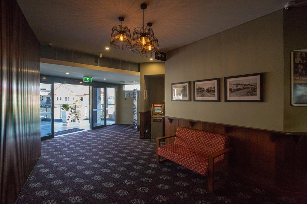 Gladstone Reef Hotel Motel Exteriör bild